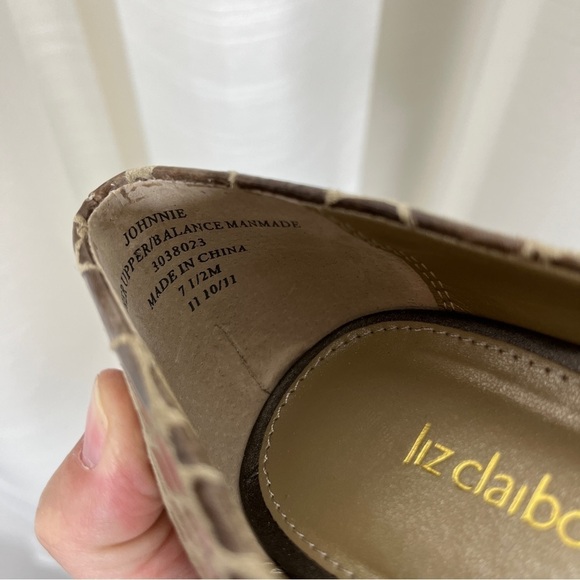 Liz Claiborne faux snake print pumps - Picture 8 of 9